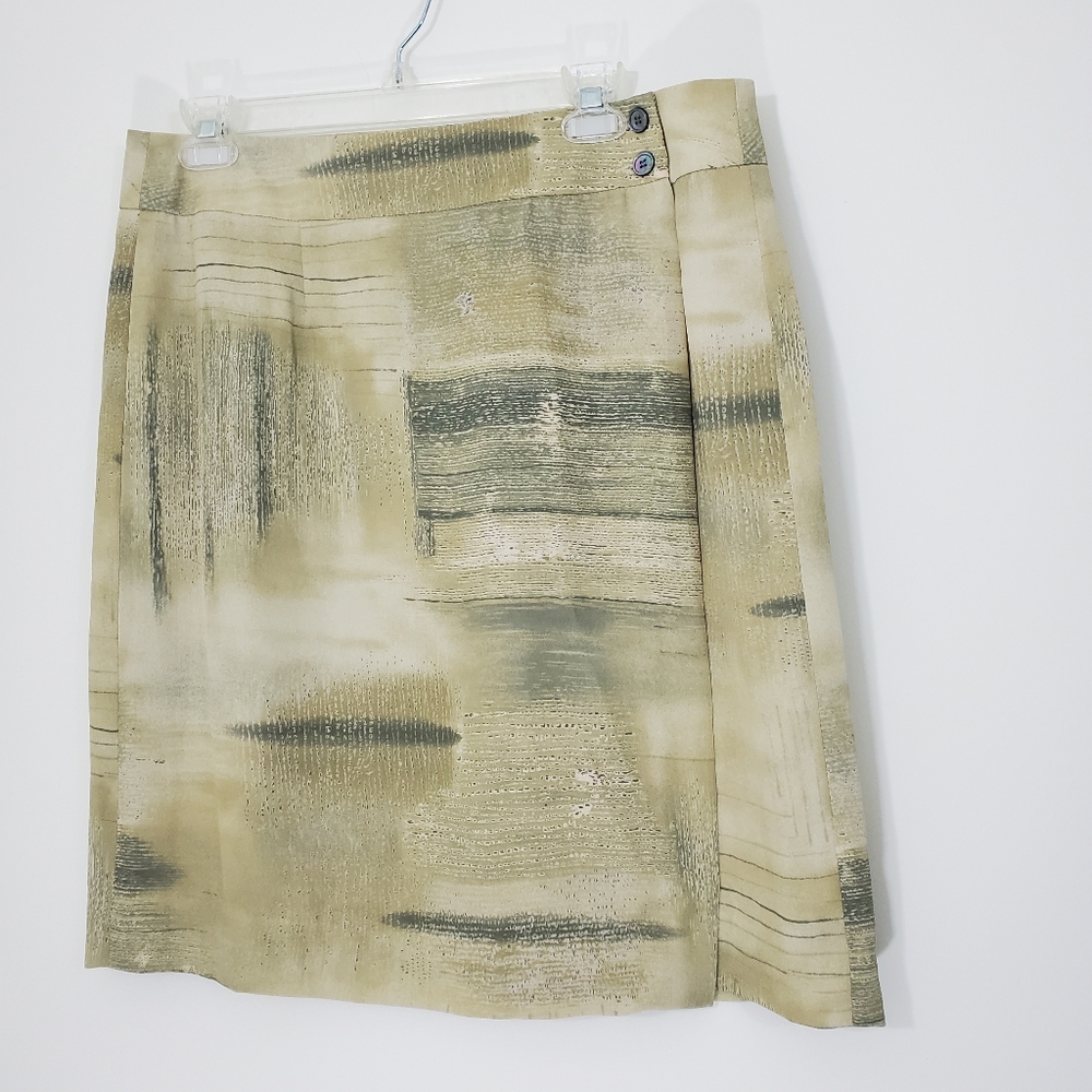 Liz Claiborne Wrap Front Skirt, Size 14.